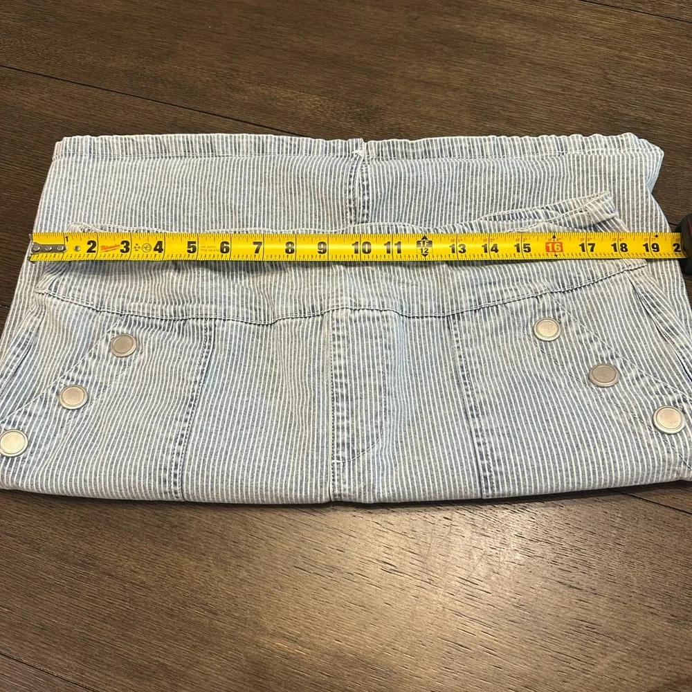 Westbound Light Blue Striped Mini‎ Skirt
